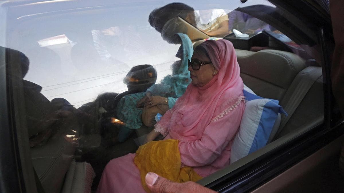 La ex primera ministra de Bangladesh Khaleda Zia, en estado crítico